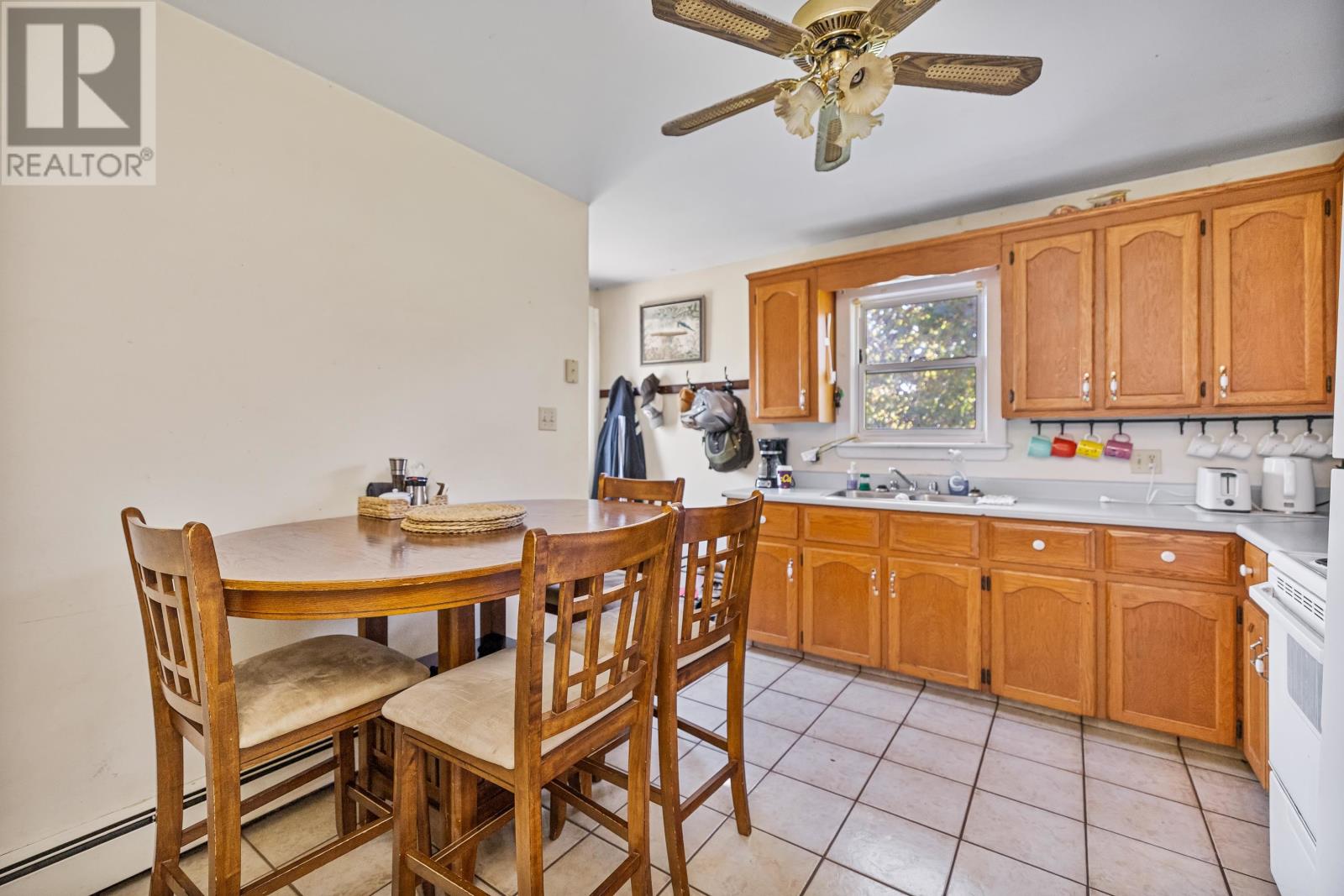 24-26 Thorndale Drive, Winsloe South, Prince Edward Island  C1E 1S9 - Photo 6 - 202625377