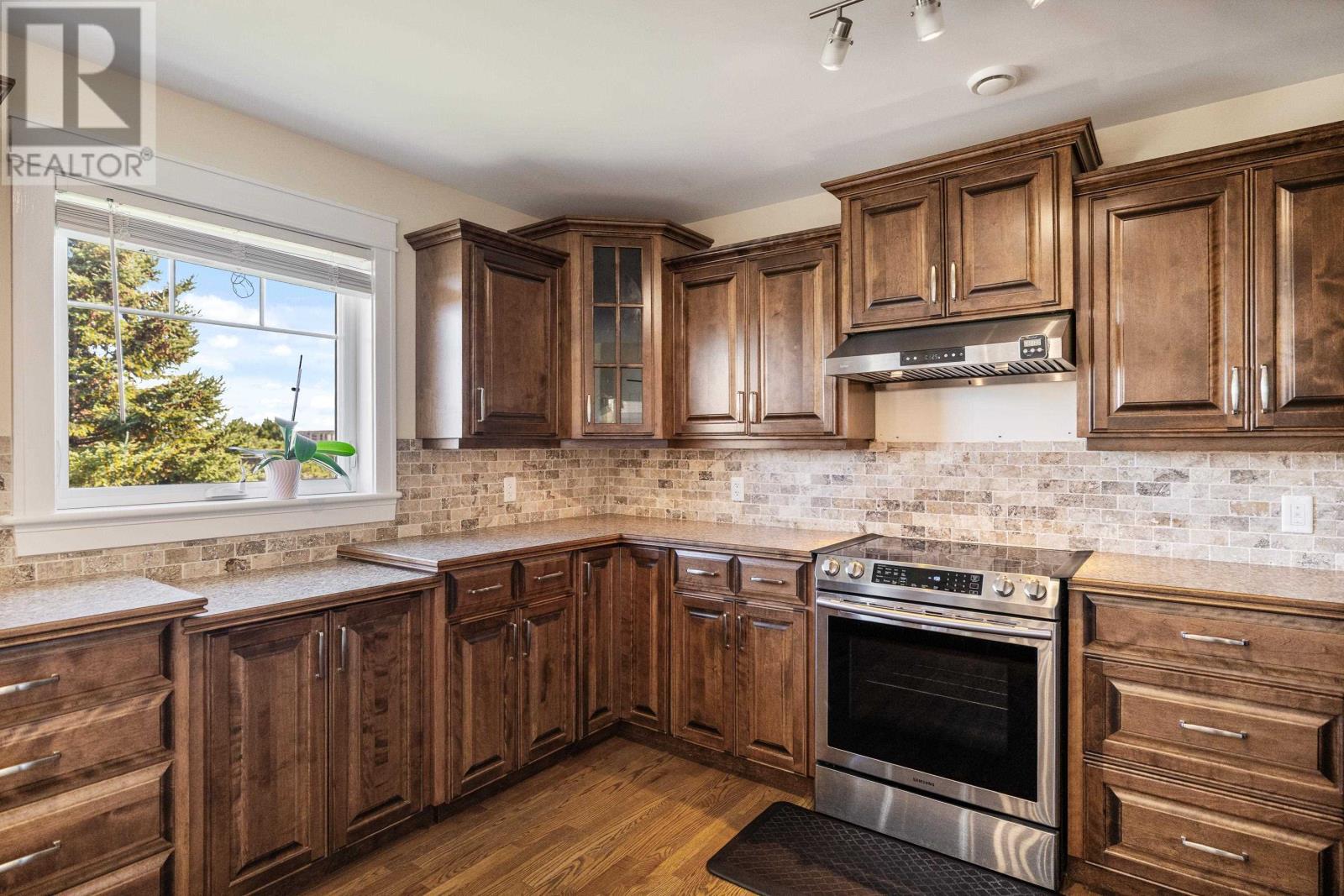 15 Kenwood Circle, Charlottetown, Prince Edward Island  C1E 1Z8 - Photo 12 - 202625513