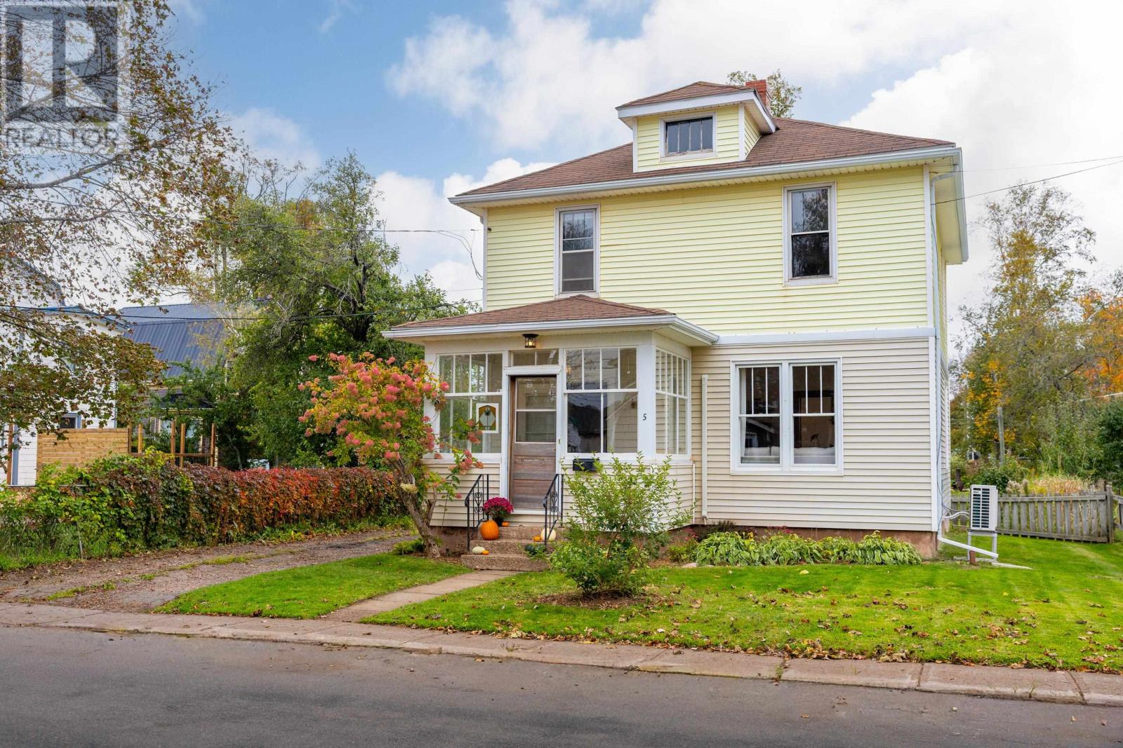 5 Lapthorne Avenue, Charlottetown, Prince Edward Island