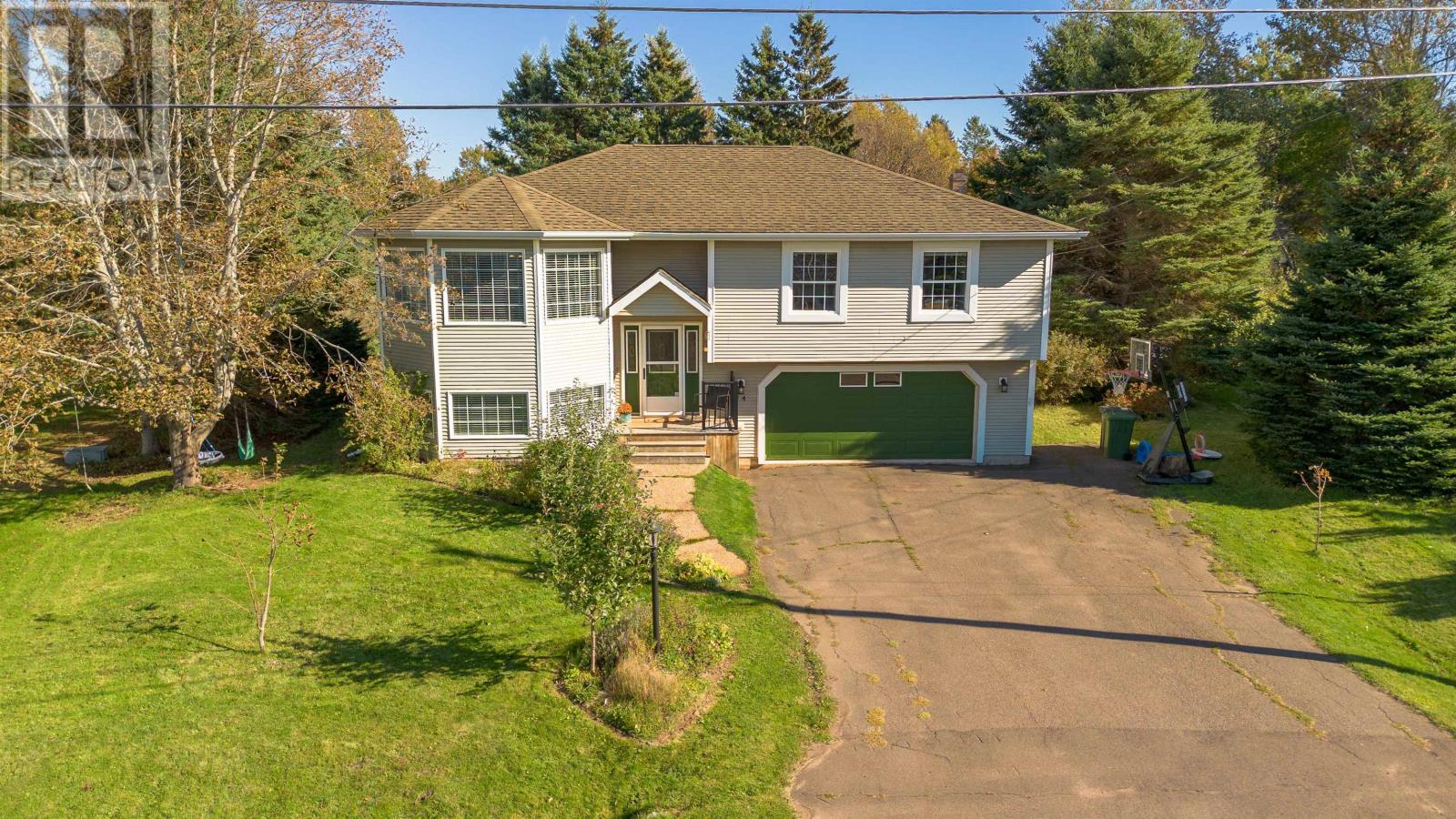 124 Greensview Drive, Stratford, Prince Edward Island  C1B 1N2 - Photo 1 - 202625784