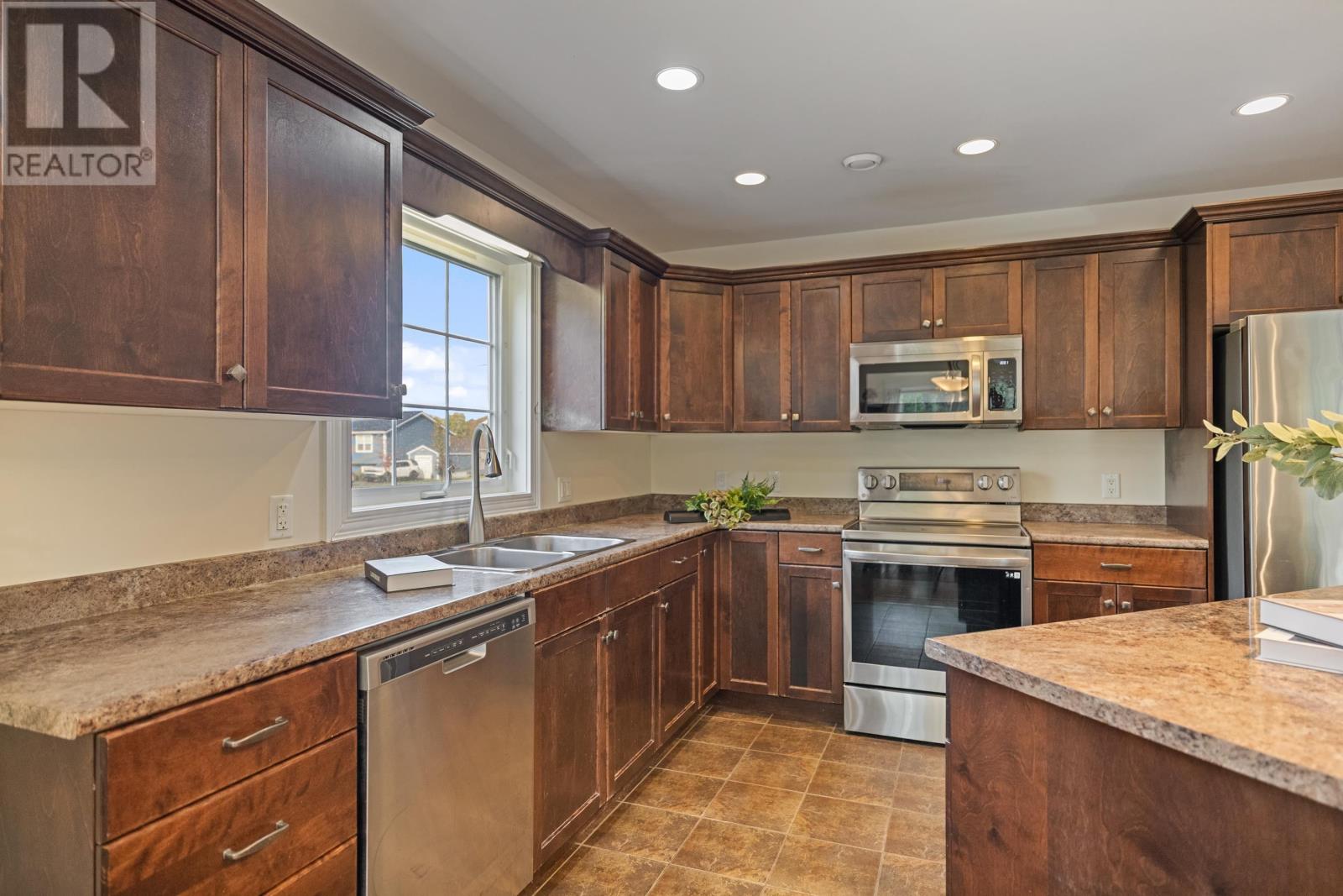 124 Barbour Circle, Charlottetown, Prince Edward Island  C1A 0A4 - Photo 9 - 202625876