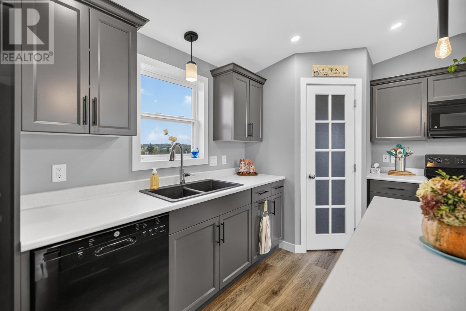 2216 Dromore Road, Pisquid, Prince Edward Island  C0A 1T0 - Photo 9 - 202626025