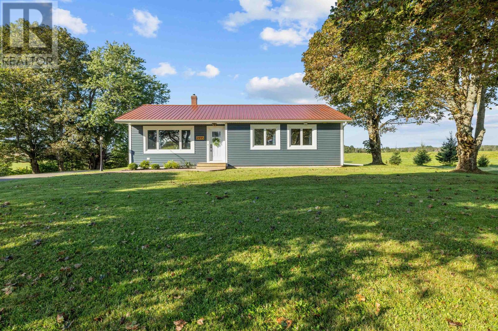2095 North York River Rd, Warren Grove, Prince Edward Island  C0A 1H5 - Photo 8 - 202626258