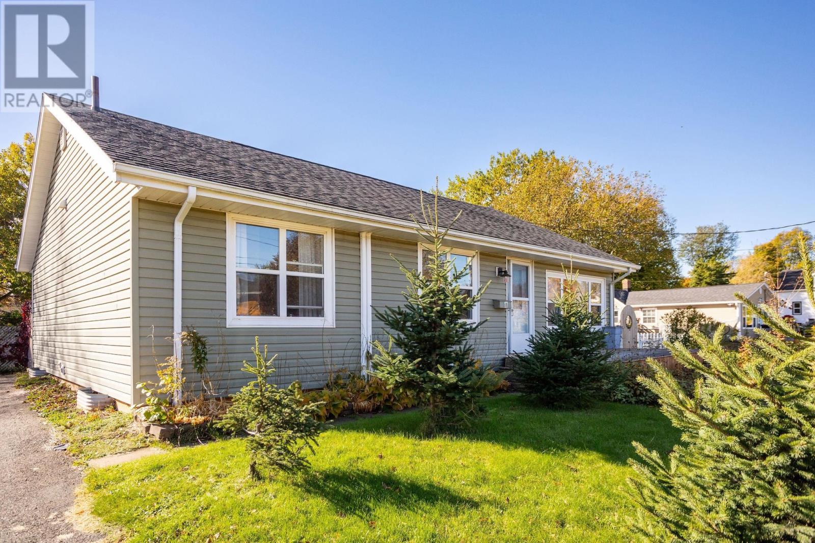 17 Beasley Avenue, Charlottetown, Prince Edward Island  C1A 5Z3 - Photo 2 - 202626352