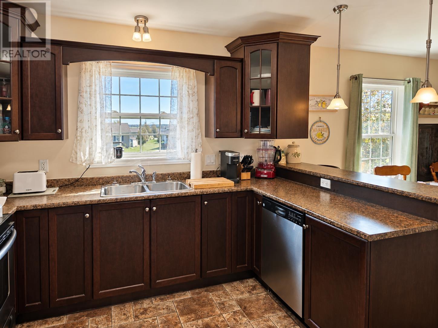 24 Tide View Court, Charlottetown, Prince Edward Island  C1C 0C1 - Photo 4 - 202626357