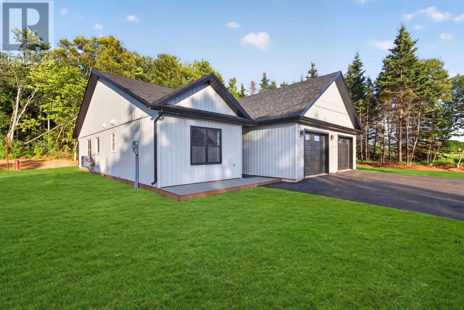 273 Colin Avenue, Summerside, Prince Edward Island  C1N 5W5 - Photo 2 - 202626429