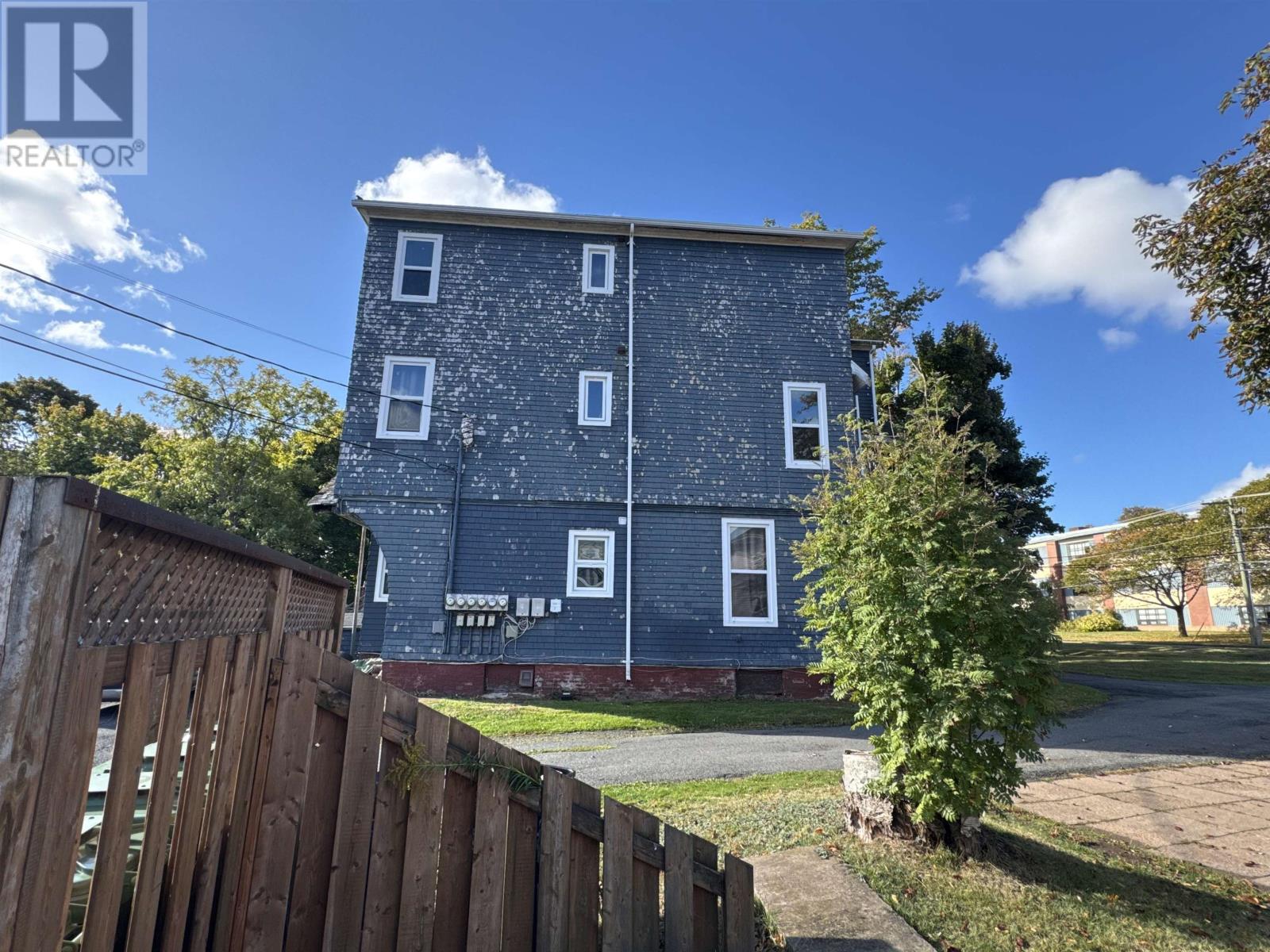 70 Longworth Avenue, Charlottetown, Prince Edward Island  C1A 5A5 - Photo 2 - 202626648